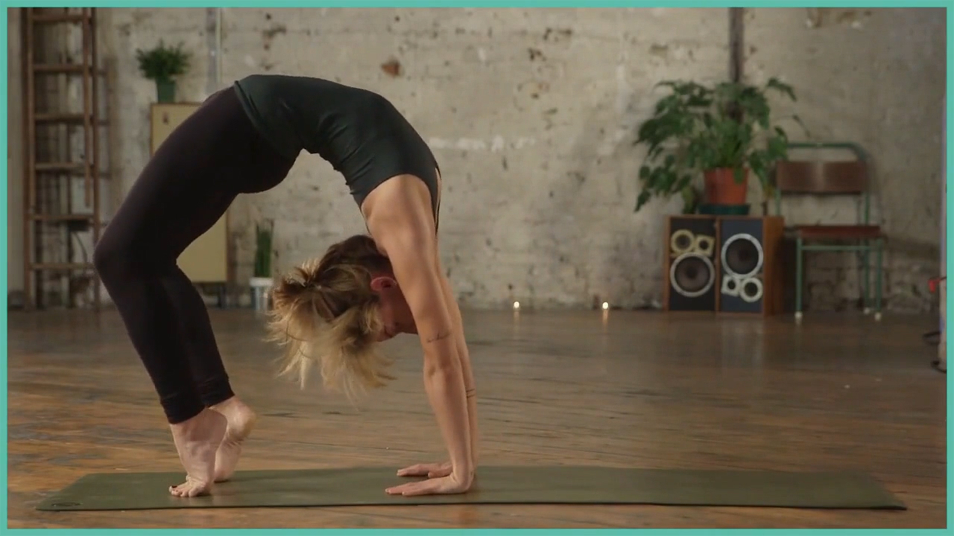 Wheel Pose.mp4 FRANCAIS00434